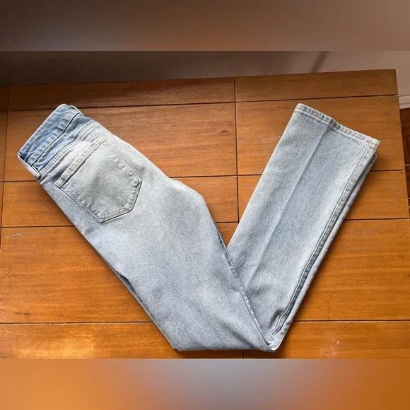 Frame Le Mini Boot in Kerwin Wash Mid Rise Light Wash NWOT Size 28 - Picture 8 of 16